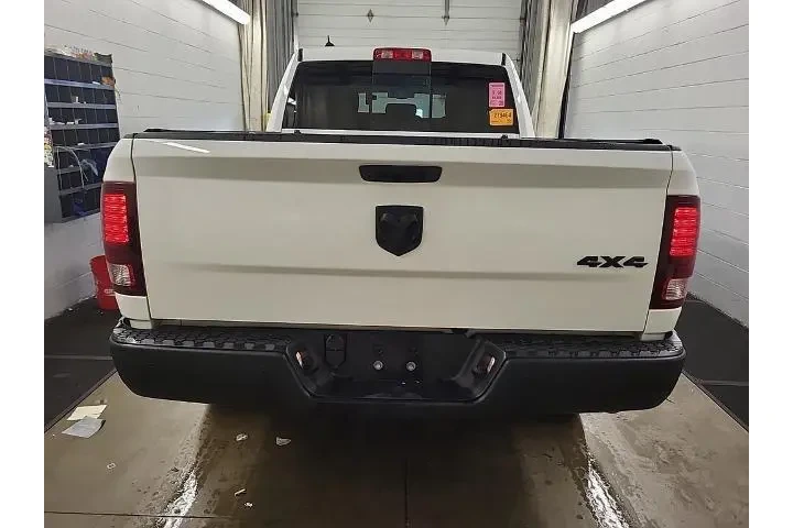 $27192 : Ram 1500 Classic 2022 4x4 SL image 3