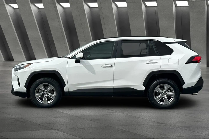 $29900 : Toyota RAV4 2024 XLE 4dr SUV image 7