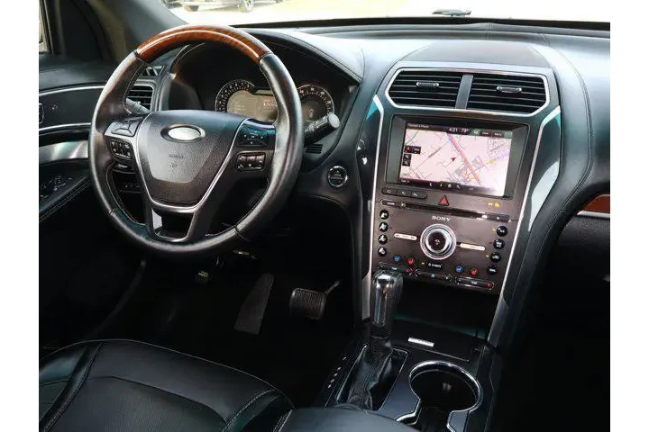 $18888 : Ford Explorer 2016 AWD Plati image 9