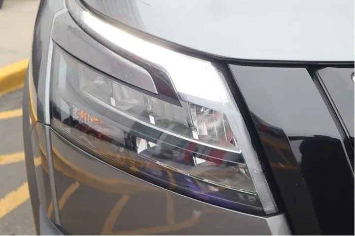 $33753 : Nissan Pathfinder 2023 AWD R image 9