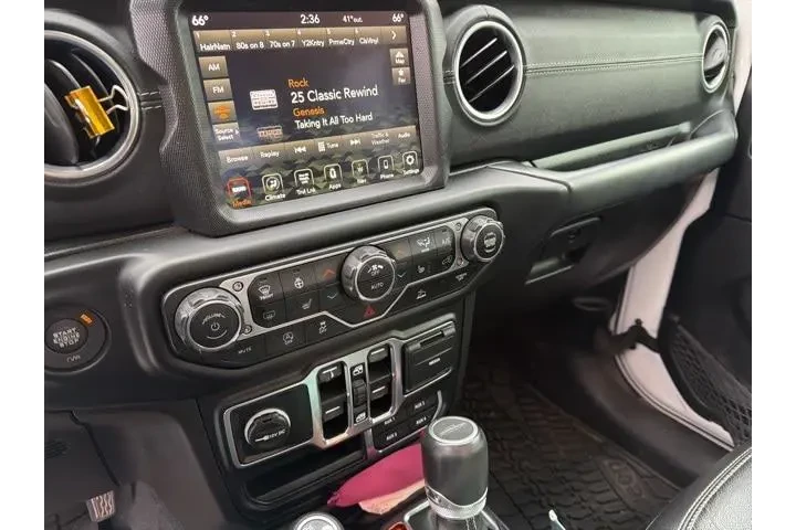 $26490 : Jeep Gladiator 2020 4x4 Over image 6