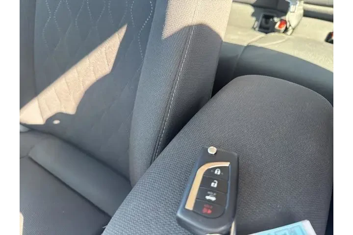 $18700 : Toyota Corolla 2024 LE 4dr S image 5