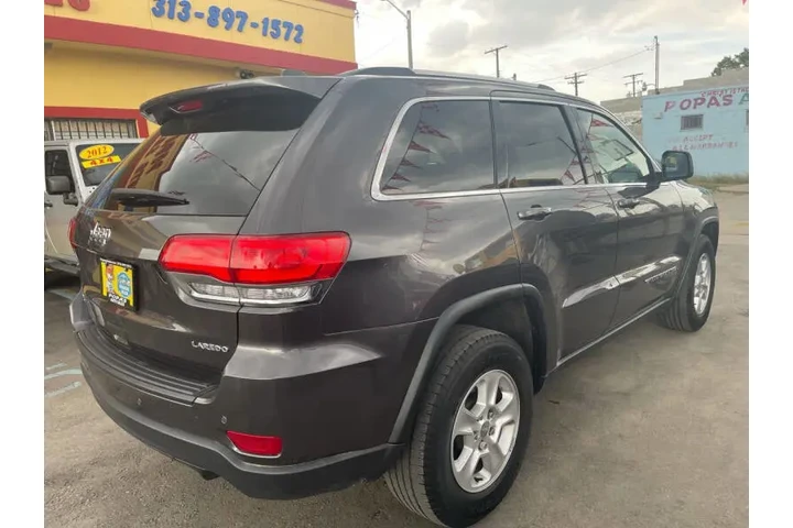 2017 Grand Cherokee Laredo image 8