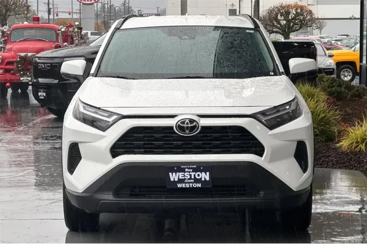 $29923 : Toyota RAV4 2024 AWD XLE 4dr image 9
