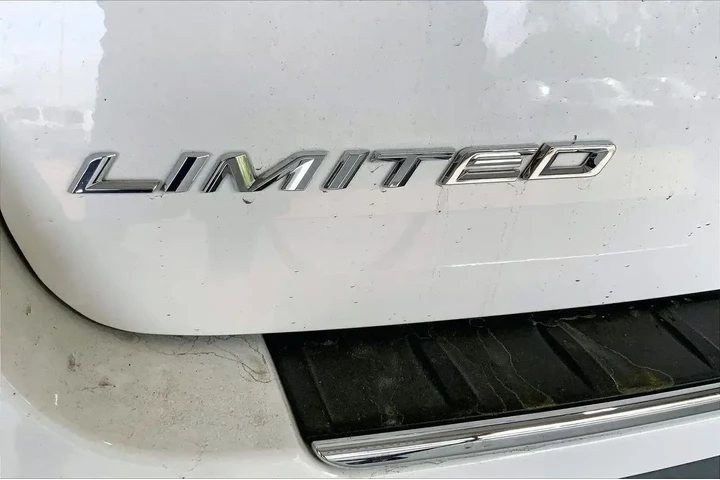 $29186 : Ford Explorer 2022 Limited 4 image 9