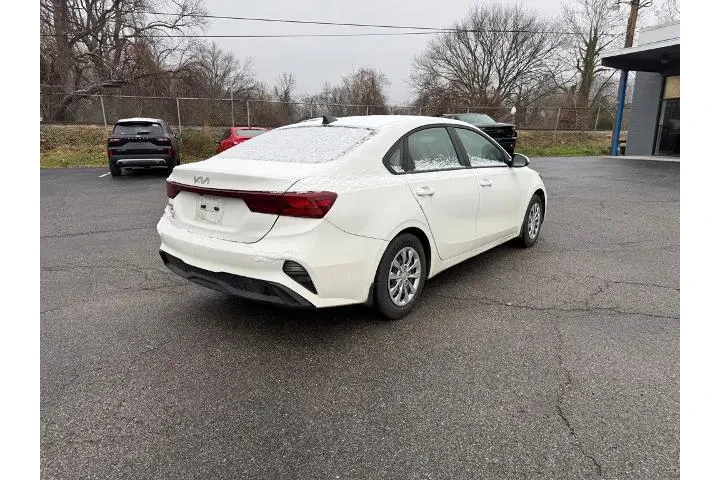 $16575 : Kia Forte 2022 FE 4dr Sedan image 7