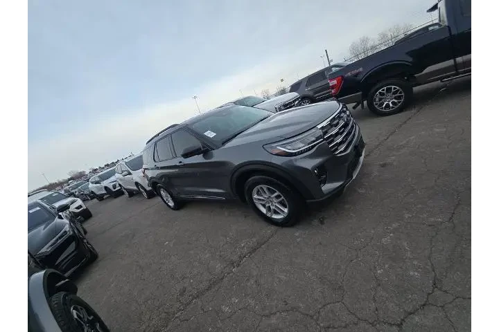 $31999 : Ford Explorer 2025 Active 4d image 3