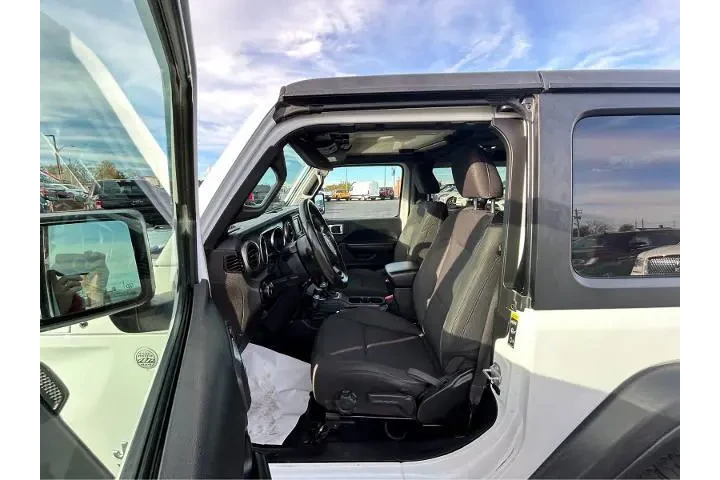 Jeep Wrangler 2020 4x4 Sport image 9