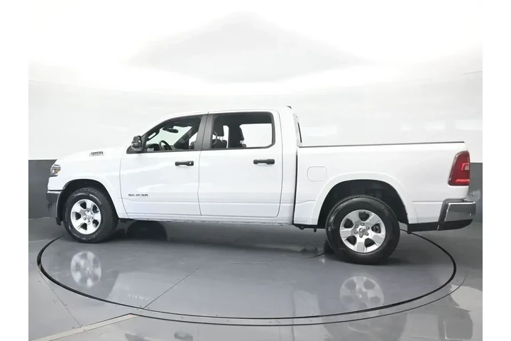 $37333 : Ram 1500 2025 4x4 Big Horn 4 image 3