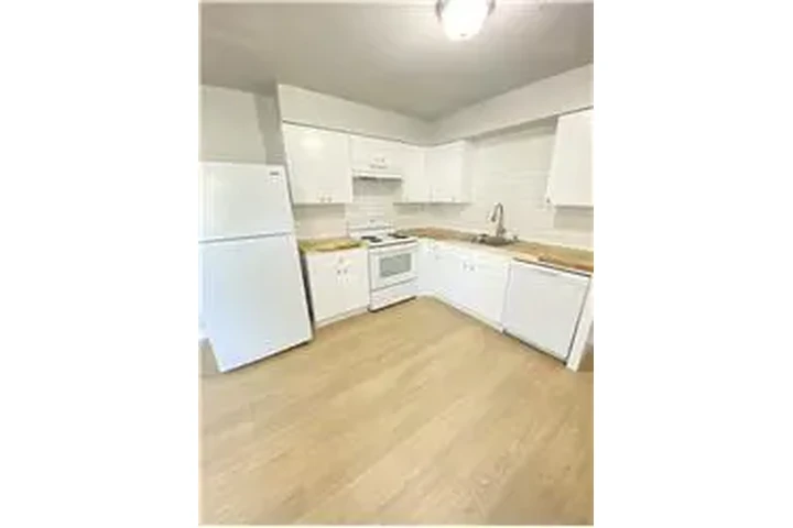 $1200 : Rental property with 2 bedro image 5