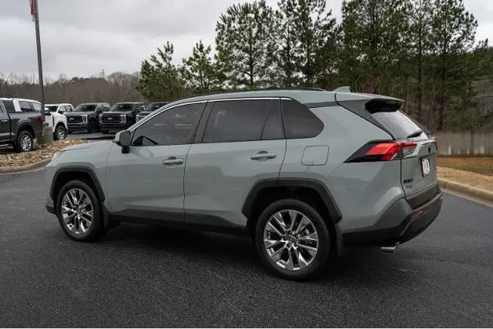 $19877 : Toyota RAV4 2019 AWD XLE Pre image 7