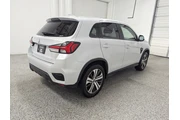 $21997 : Mitsubishi Outlander Sport 2 thumbnail