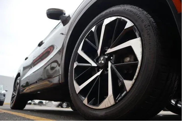 $23310 : Mitsubishi Outlander 2022 AW image 9