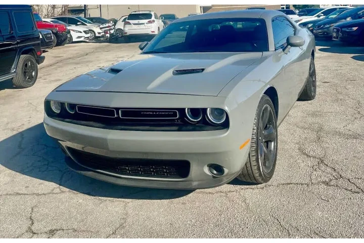 $11900 : 2018 Challenger SXT image 4