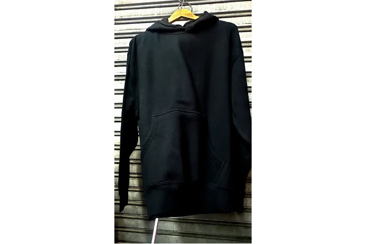 $300 : 12 SUDADERA NEGRA GRUESA FRIO image 1