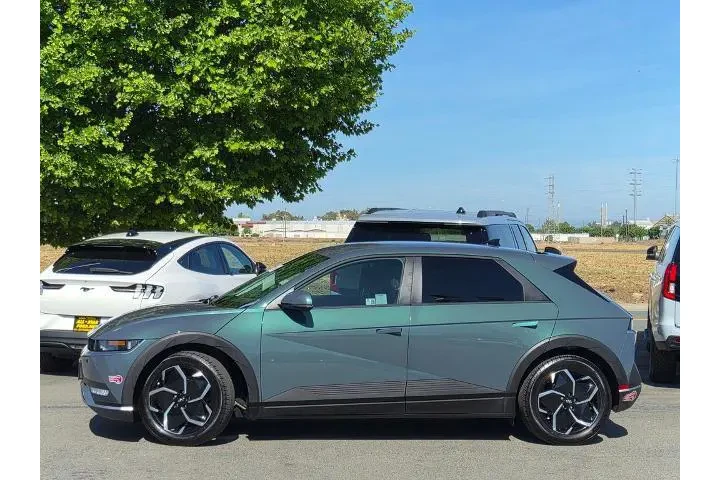 $22900 : Hyundai IONIQ 5 2024 SE Stan image 7