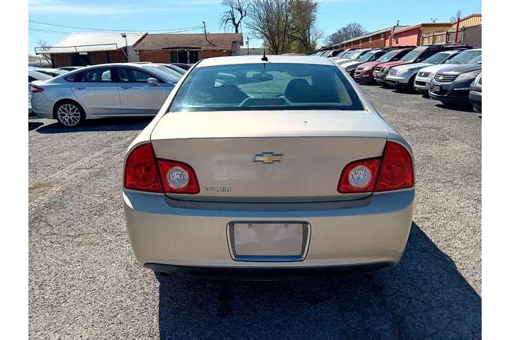 $5000 : 2010 Malibu LS image 4