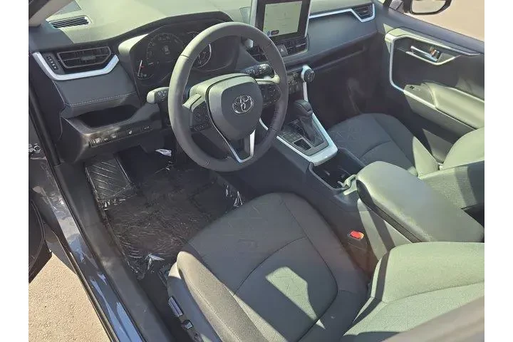 $36995 : Toyota RAV4 2025 AWD XLE 4dr image 7