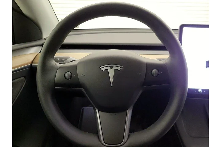 $31998 : Tesla Model Y 2023 4dr Cross image 10