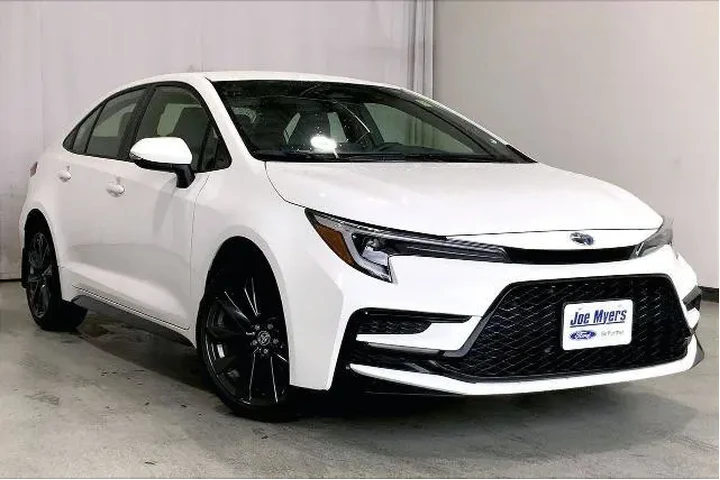 $23791 : Toyota Corolla Hybrid 2024 S image 1
