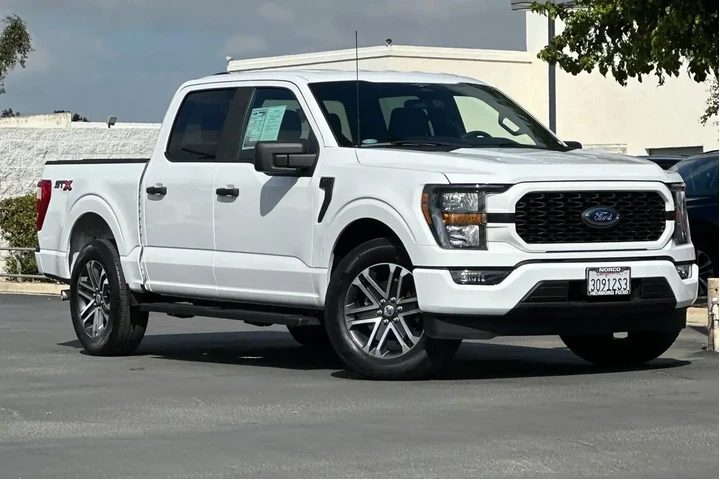 $39281 : Ford F-150 2023 4x2 XL 4dr S image 2