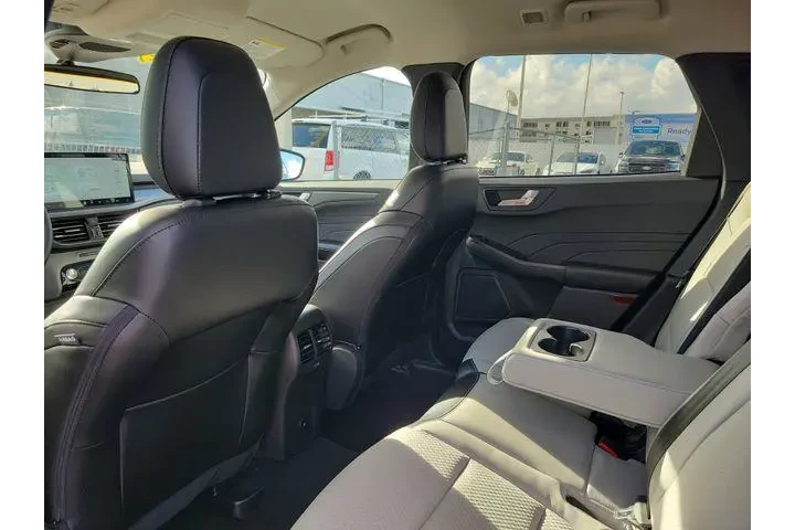 $24590 : Ford Escape Plug-In Hybrid 2 image 5