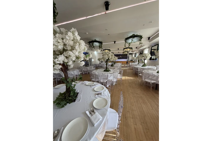 Salón en Renta image 3