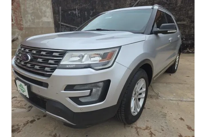 $12750 : Ford Explorer 2016 XLT 4dr S image 1