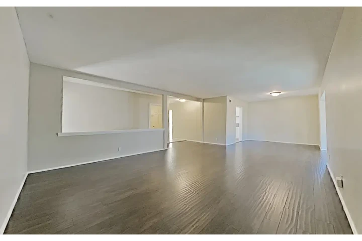 $2660 : Available 3Bed 2Bat in LA image 2