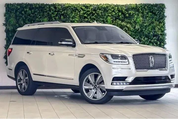 $25469 : Lincoln Navigator 2018 4x4 R image 2