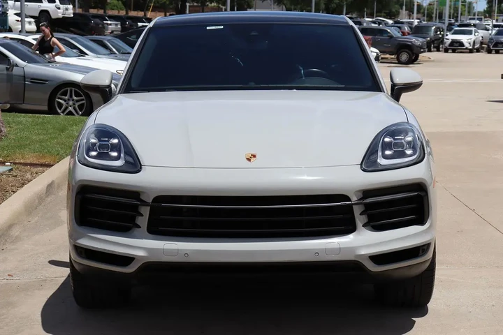 $52995 : 2022 Cayenne Platinum Edition image 4