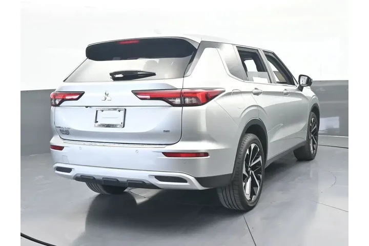 $20978 : Mitsubishi Outlander 2024 SE image 5