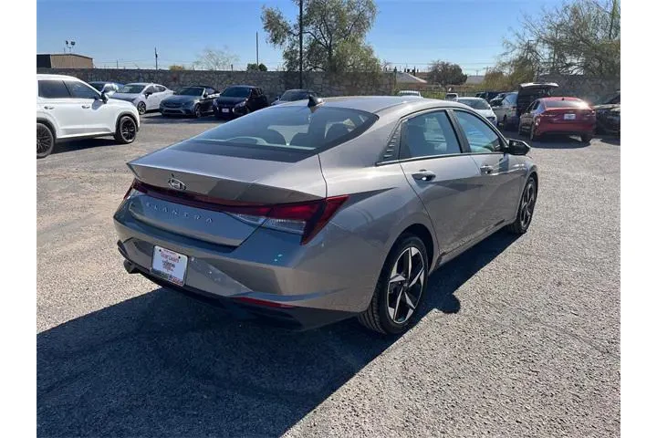 $19333 : Hyundai ELANTRA 2023 SEL 4dr image 8