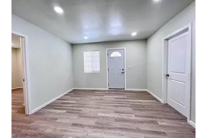 $1000 : 1bed Apartamento OYSTER BAY,NY image 3