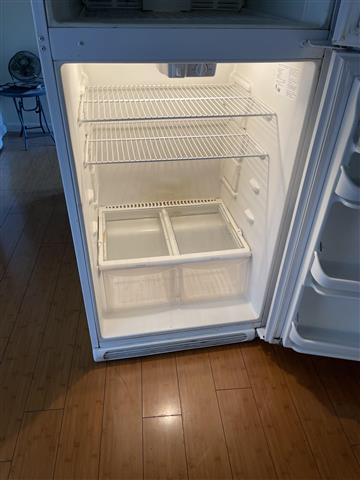 $175 : Refrigerator image 2