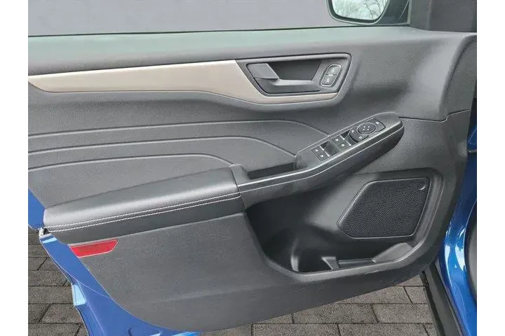 $19995 : Ford Escape 2022 AWD SE 4dr image 10