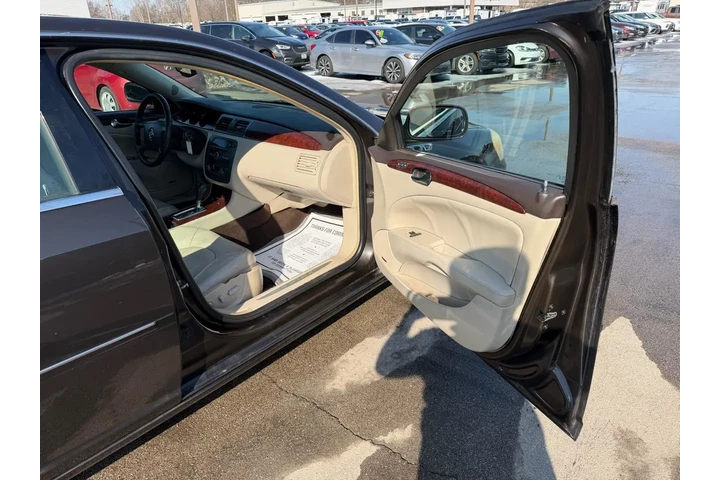 $4980 : 2009 Lucerne 4dr Sdn CXL Spec image 8