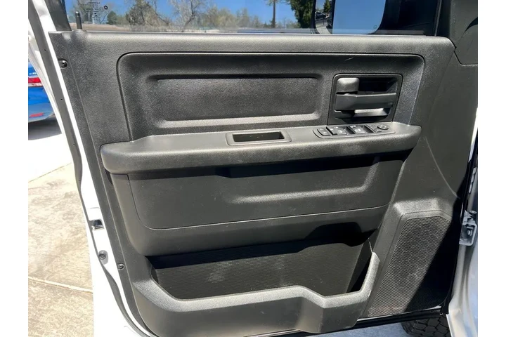2018 RAM 2500 Tradesman Crew image 10