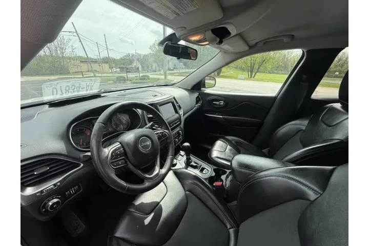 $9750 : 2020 Cherokee Altitude image 10