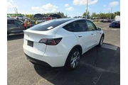 $29493 : Tesla Model Y 2023 AWD 4dr C thumbnail