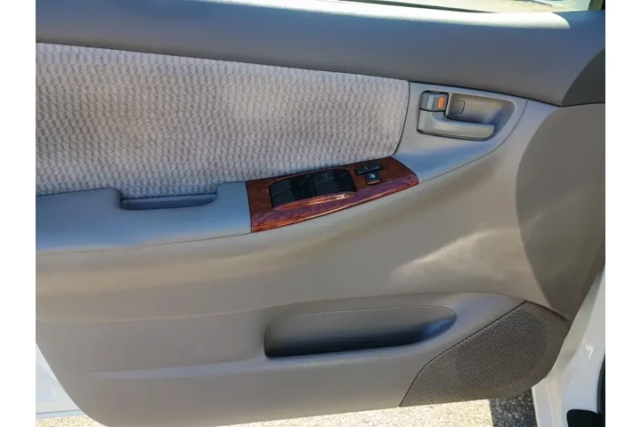 $5352 : Toyota Corolla 2006 CE 4dr S image 10