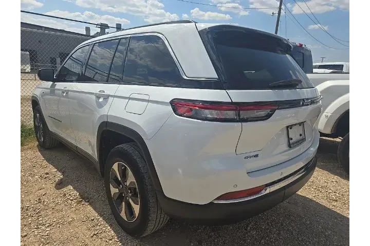 $29748 : Jeep Grand Cherokee 2022 4x4 image 2