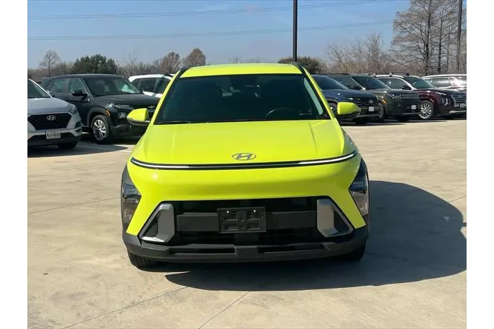 $18998 : Hyundai KONA 2024 SEL 4dr Cr image 2