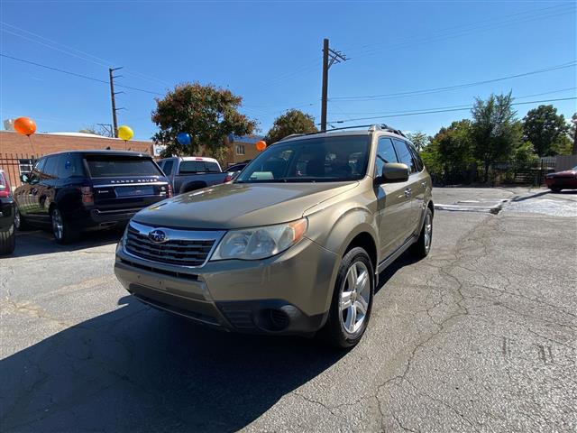 $7988 : 2009 Forester 2.5 X Premium, image 3