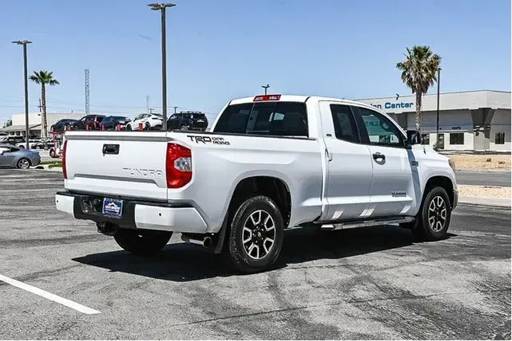 $27988 : Toyota Tundra 2016 4x2 SR5 4 image 9
