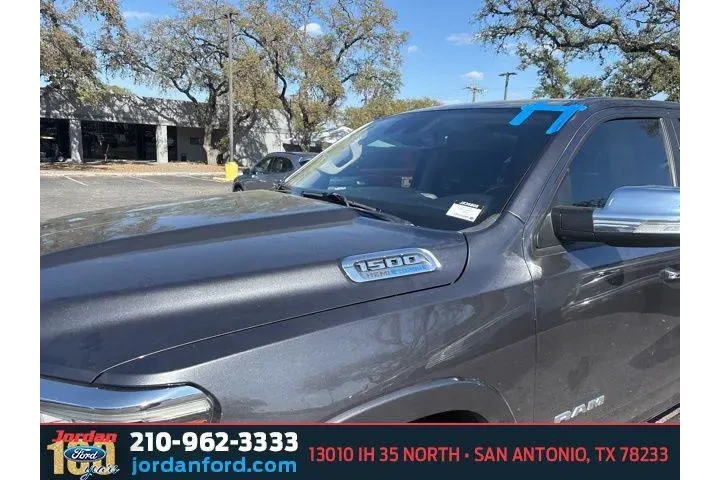 $30988 : Ram 1500 2021 4x4 Laramie 4d image 4