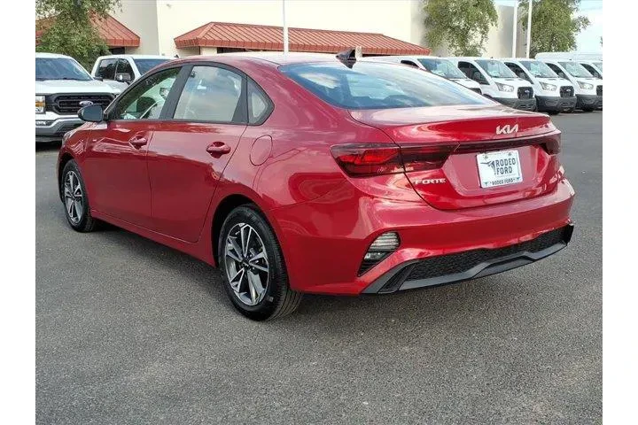 $17999 : Kia Forte 2024 LX 4dr Sedan image 3