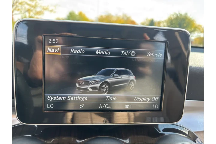 $25000 : 2019 GLC 300 image 6