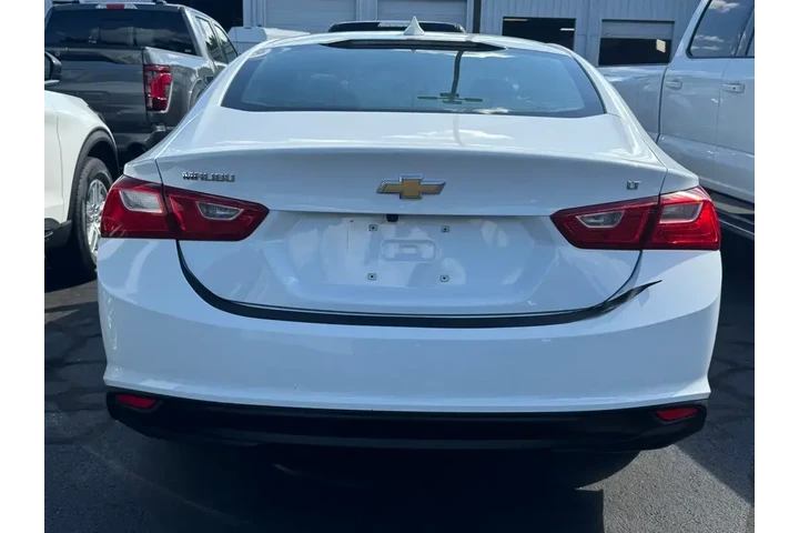$18250 : Chevrolet Malibu 2023 LT 4dr image 4