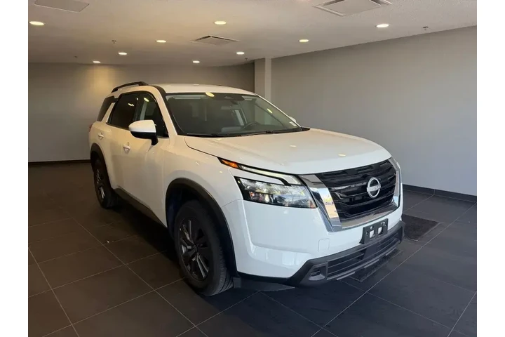 $29984 : Nissan Pathfinder 2025 SV 4d image 3